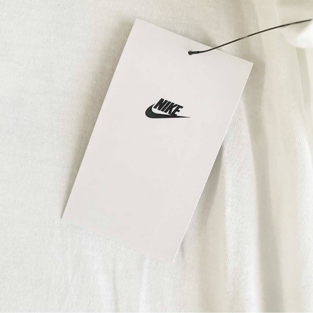 NIKE T Shirt! Retail $35 - Picture 2 of 5